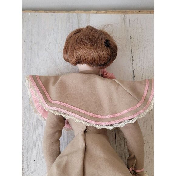 Franklin heirloom day at the race Gabriella porcelain doll collectible - Picture 13 of 16